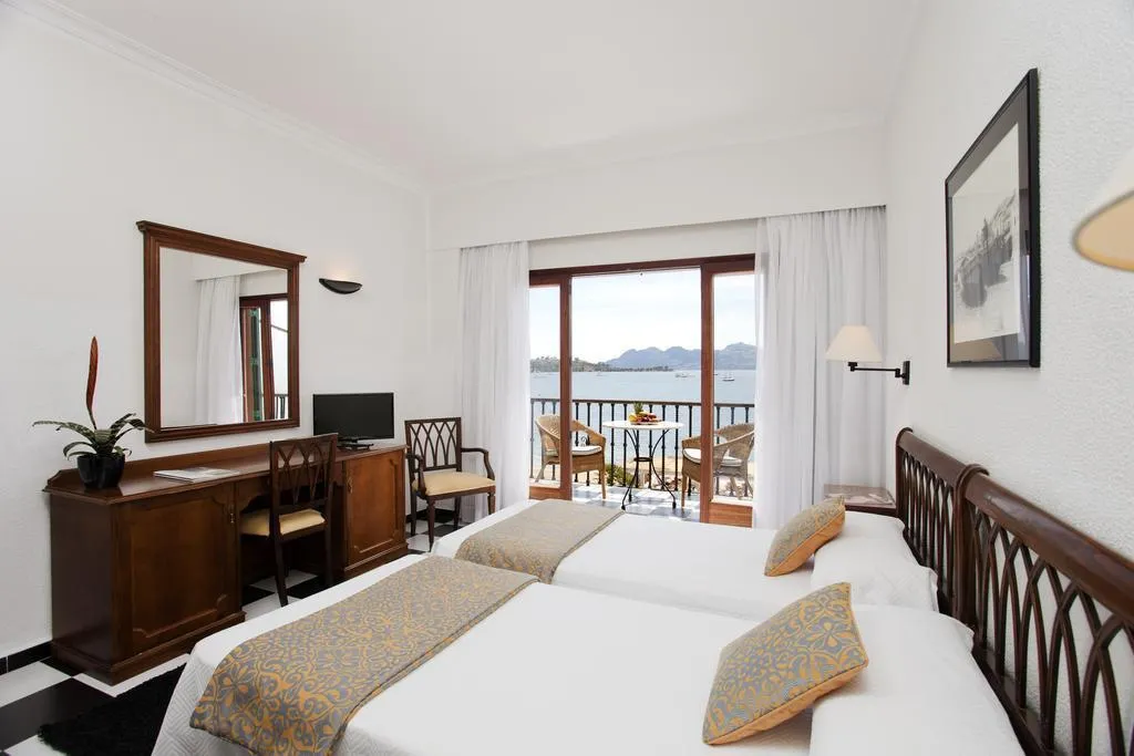 Room, Sis Pins, Majorca