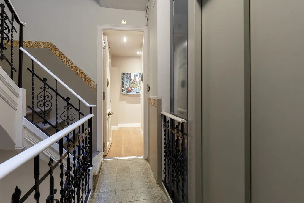 APARTMENT CAPACITY 4 Room, AinB Eixample-Miro Apartments, Barcelona