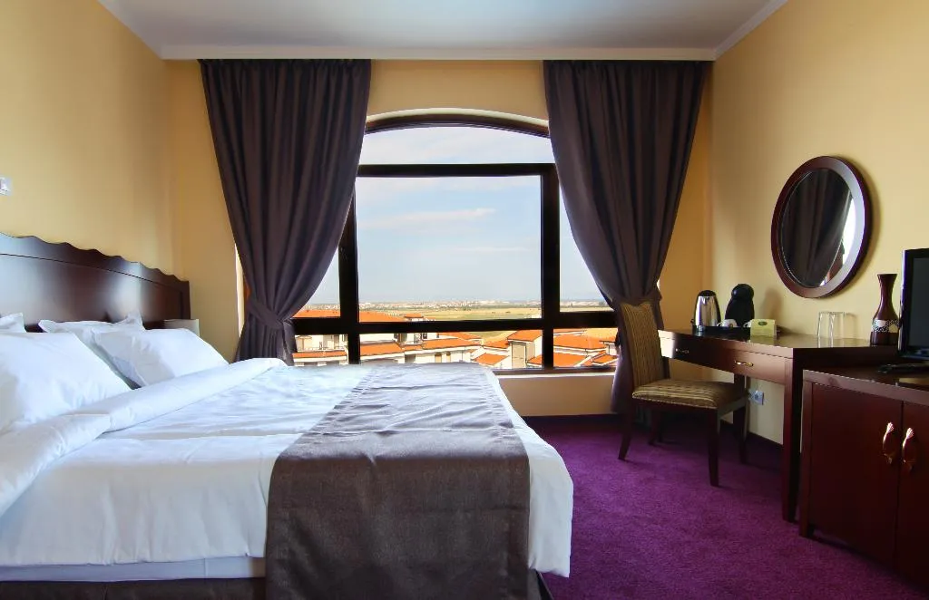 JUNIOR SUITE DELUXE Room, The Vineyards Spa Resort, Bourgas