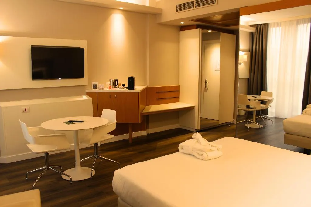 DOUBLE SUPERIOR NON SMOKING Room, Best Western Mirage Hotel Fiera, Milan