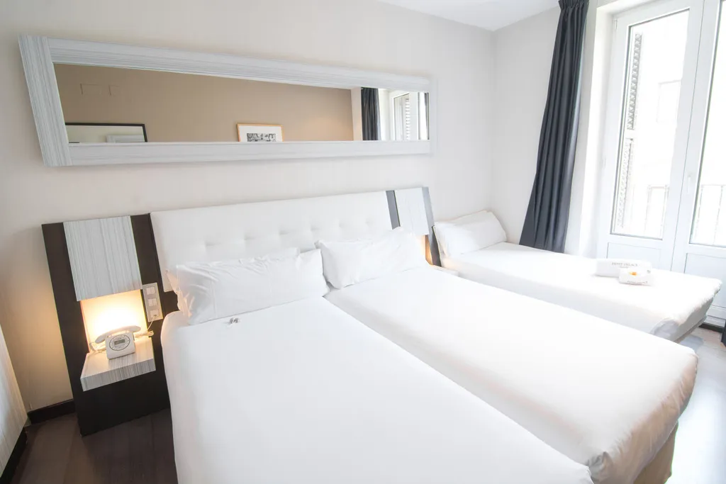 TRIPLE STANDARD Room, Petit Palace Arenal, Madrid