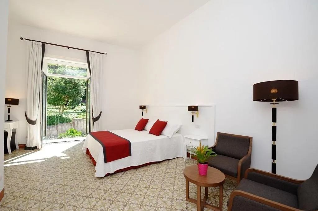 Room, Amalfi Luxury House, Naples