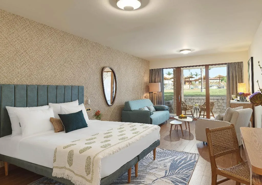 DOUBLE DELUXE POOL VIEW Room, Seafos Luxury Resort & Spa, Kalamata