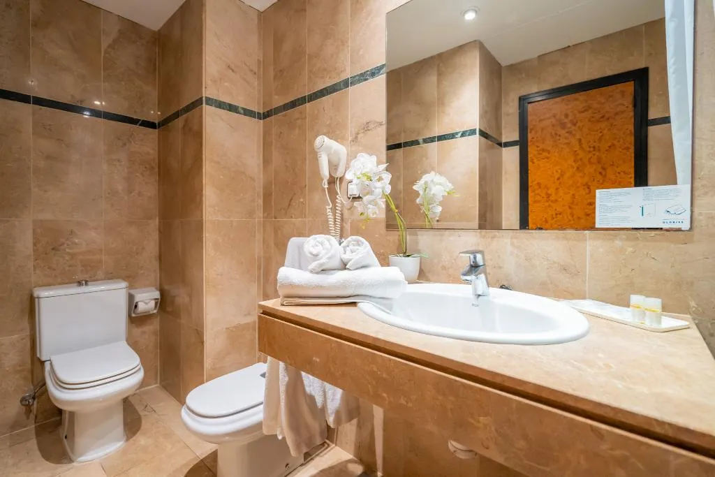 DOUBLE SINGLE USE STANDARD Room, Glories, Barcelona