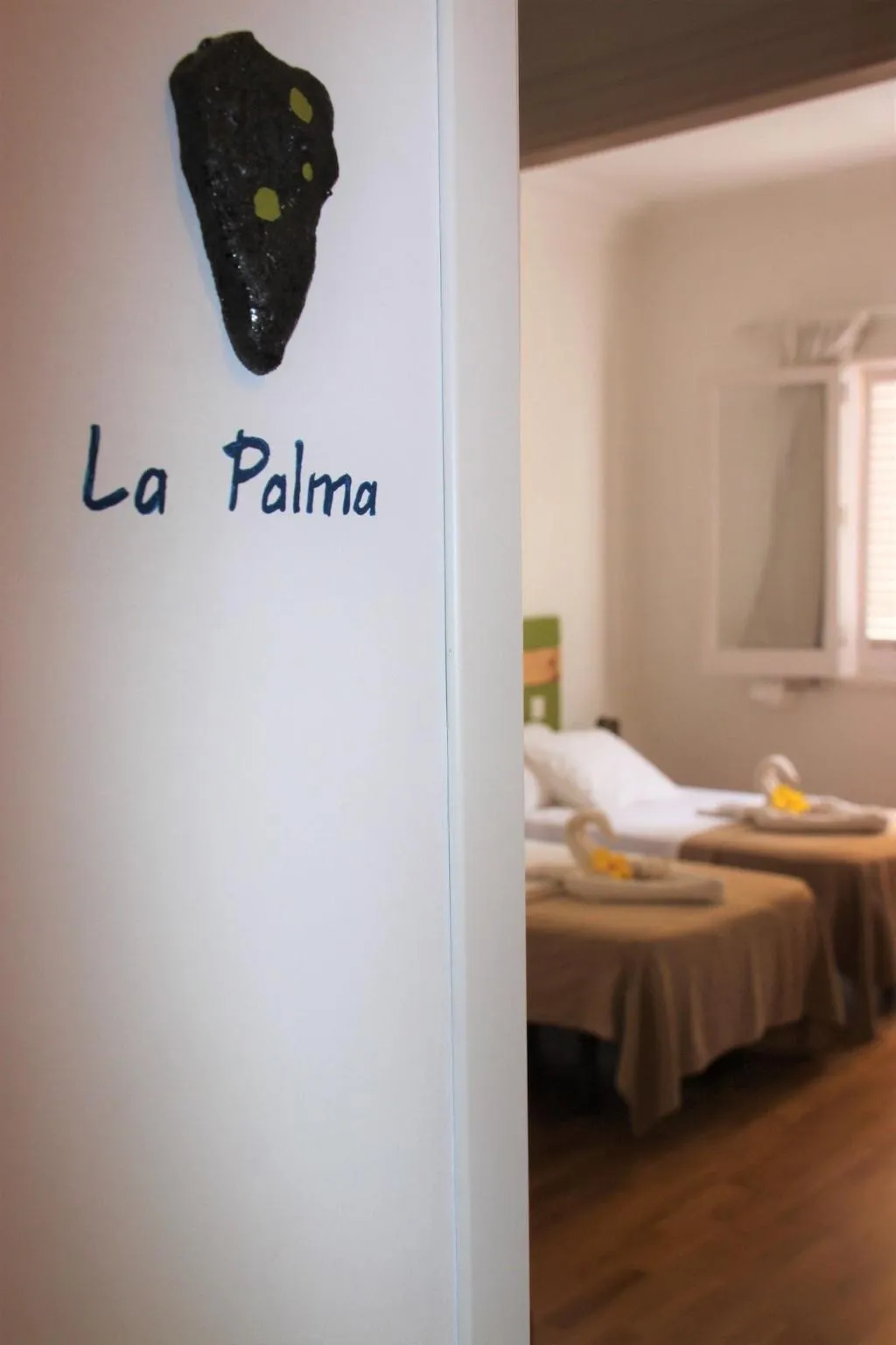 Room, Twenty-Seven Degrees, Gran Canaria
