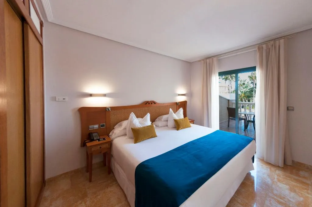 JUNIOR SUITE POOL VIEW Room, Hotel La Laguna Spa & Golf, Costa Blanca