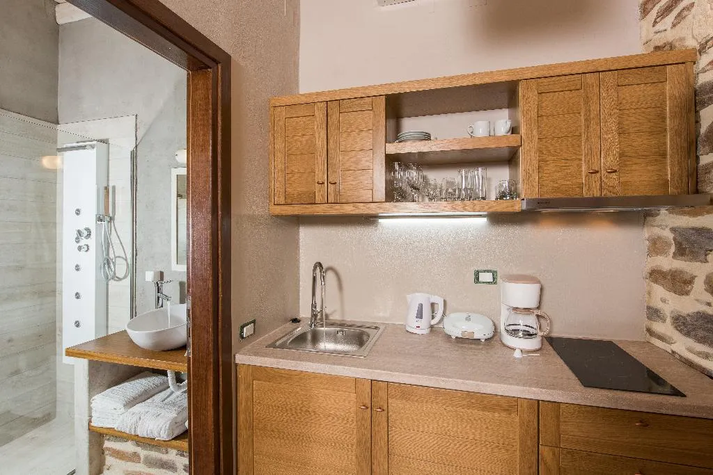 SUITE DELUXE WITH PRIVATE POOL Room, Lameriana Secret Village, Crete