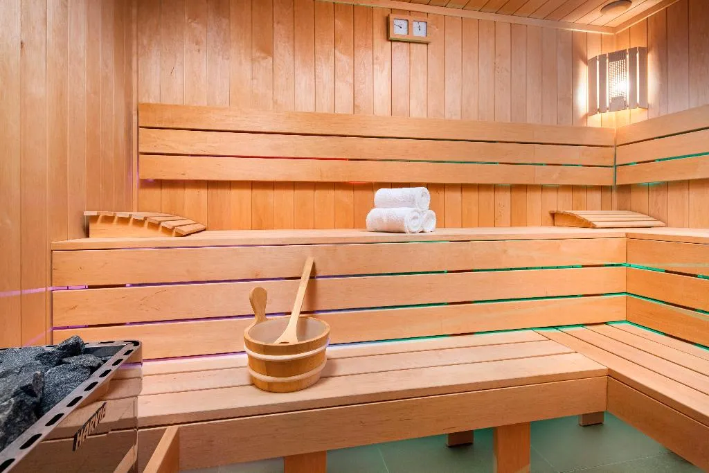 Sports and Entertainment, Hotel Aquarion Family & Friends - Destigo Hotels, Krakow