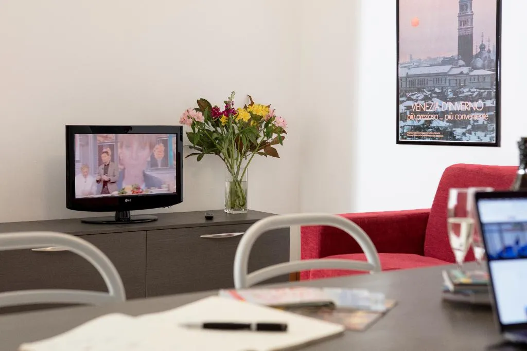 APARTMENT CAPACITY 3 TWO BEDROOMS Room, Appartamenti Commercio & Pellegrino, Venice