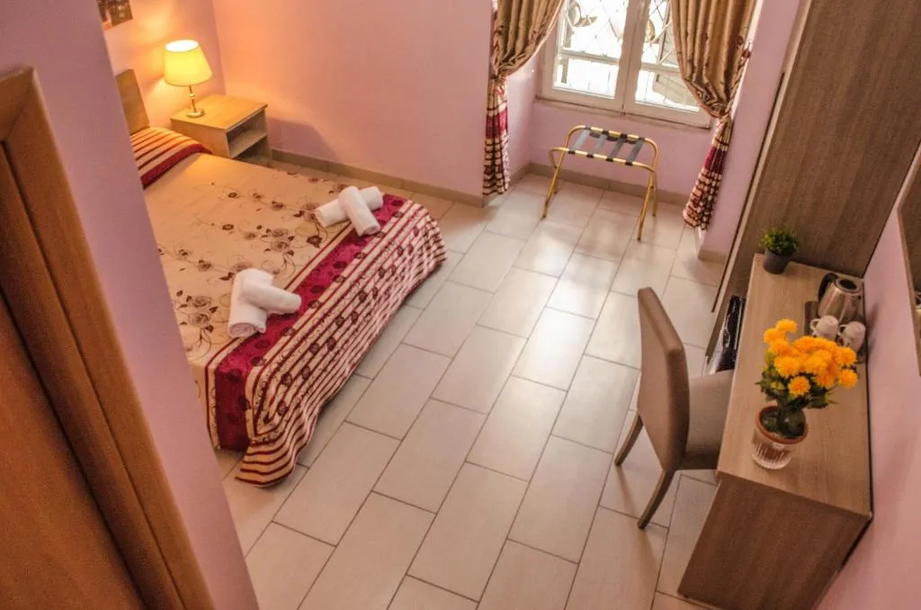 Room, Guest House Castle, Naples