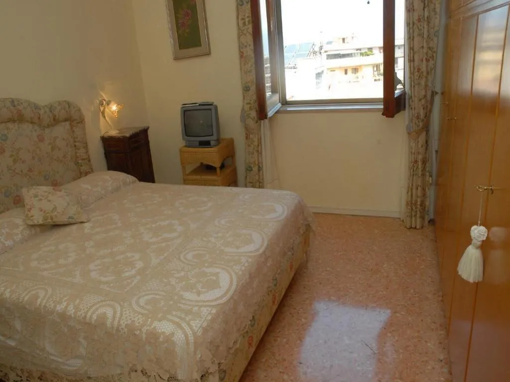 Room, Casa Rachele, Naples