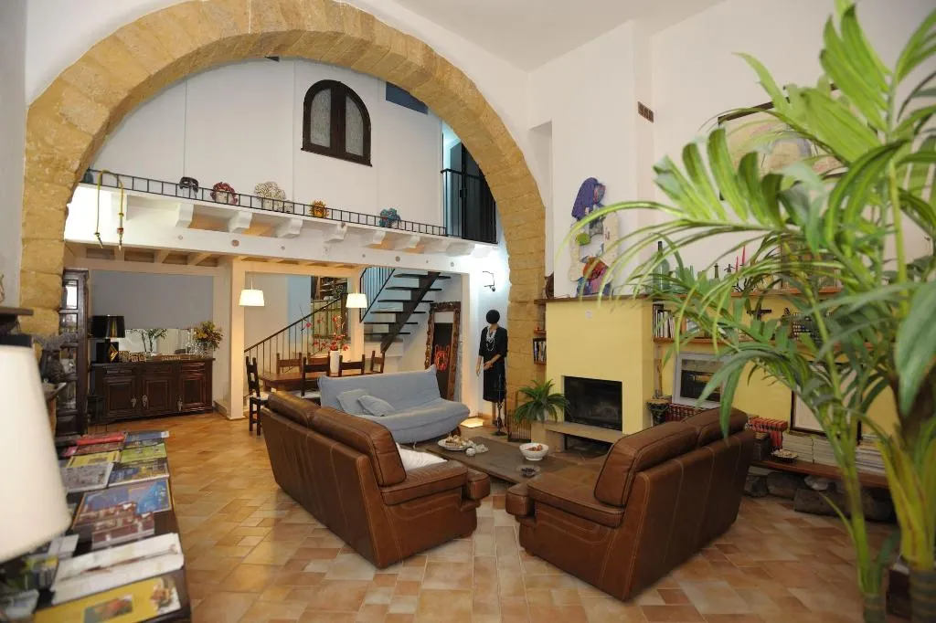 Lobby, Arco Ubriaco, Catania
