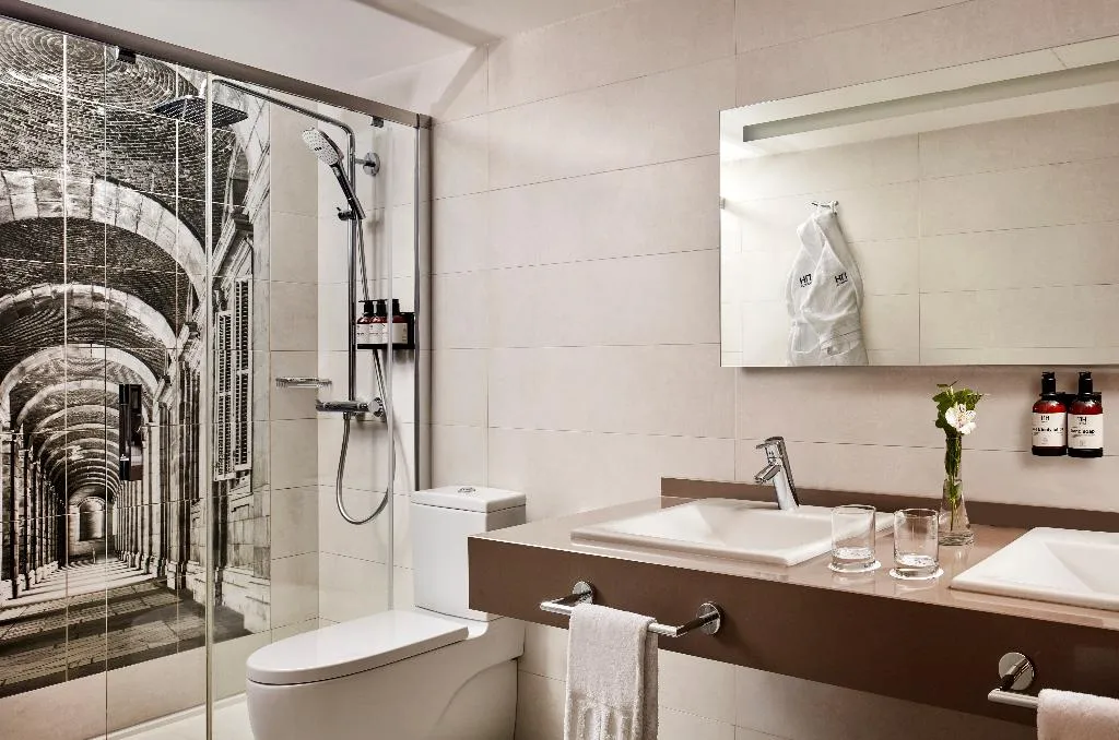 JUNIOR SUITE STANDARD Room, NH Madrid Zurbano, Madrid