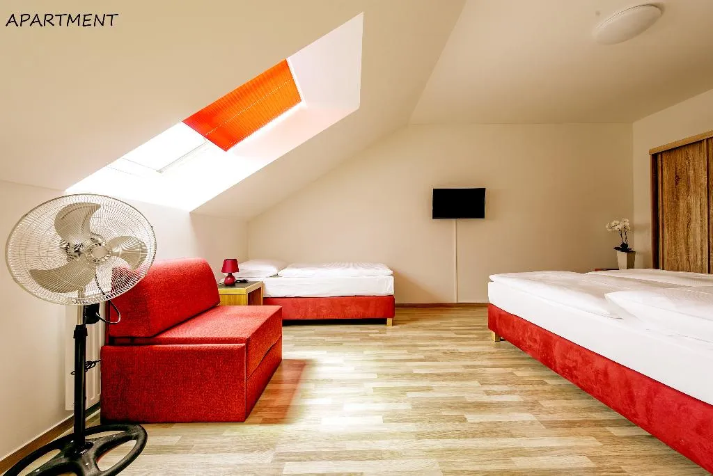 APARTMENT CAPACITY 4 ONE BEDROOM Room, Otakar, Prague