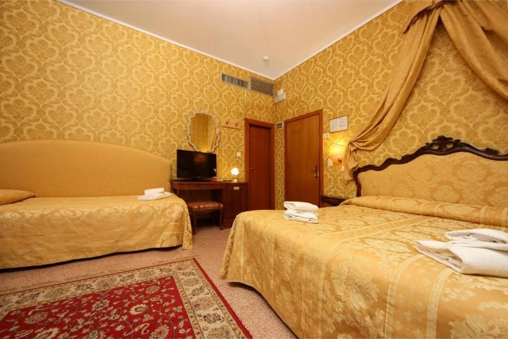 FAMILY ROOM CAPACITY 4 Room, Da Bruno, Venice