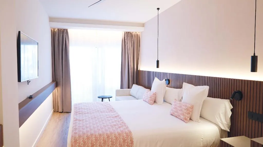 DOUBLE SINGLE USE WITH BALCONY Room, Seth Port Ciutadella, Menorca