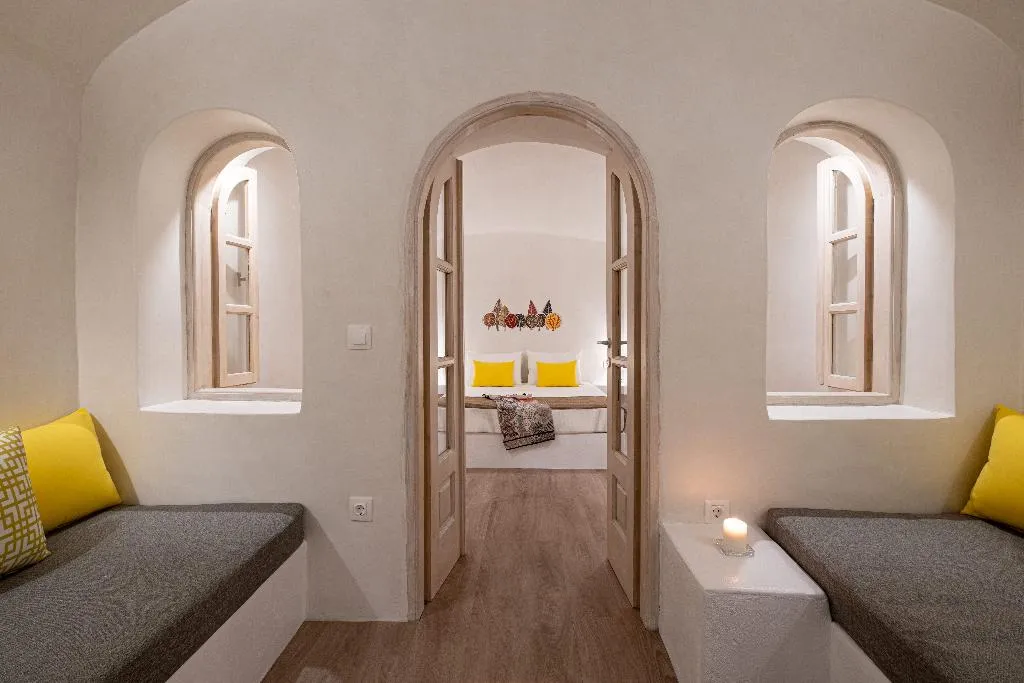 HOUSE TWO BEDROOMS TWO BATHROOMS Room, White Orchid Cave House & Studio, Santorini