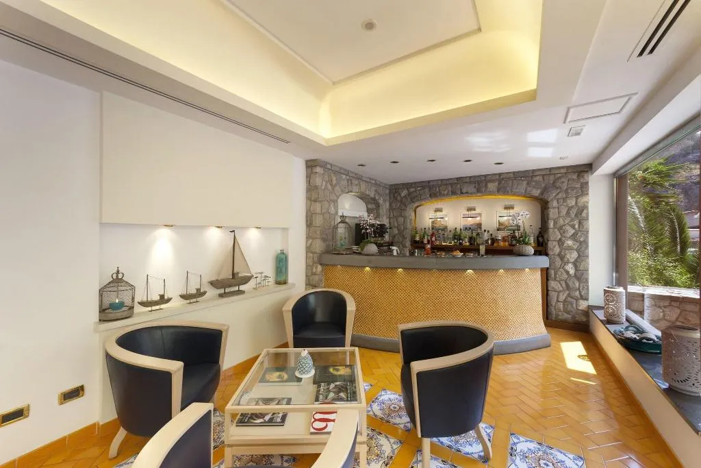Lobby, Del Mare, Naples