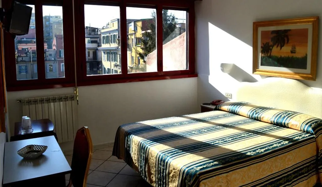 Room, Malaga, Rome