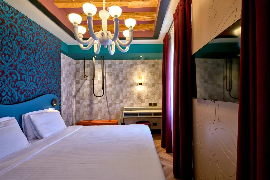 JUNIOR SUITE CANAL VIEW Room, Ca' d'Oro, Venice