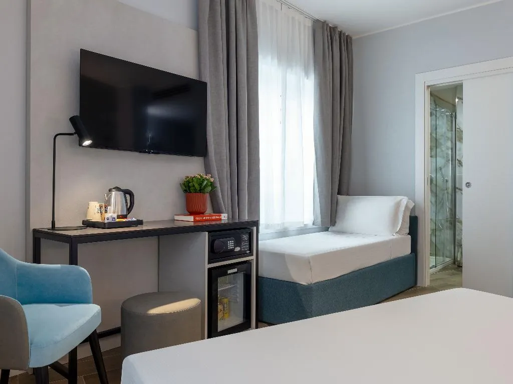 FAMILY ROOM STANDARD Room, iH Hotels Milano Centrale, Milan