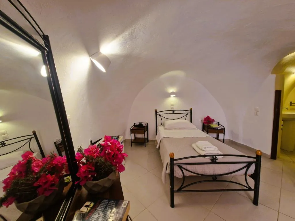 SINGLE ECONOMY Room, Kykladonisia Traditional Settlement, Santorini
