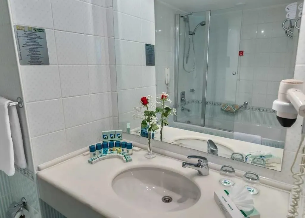 DOUBLE SINGLE USE GARDEN VIEW Room, Ma Biche Kemer, Antalya