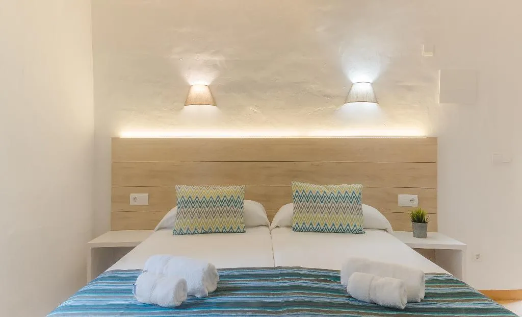 Room, FERGUS Style Punta Arabi, Ibiza