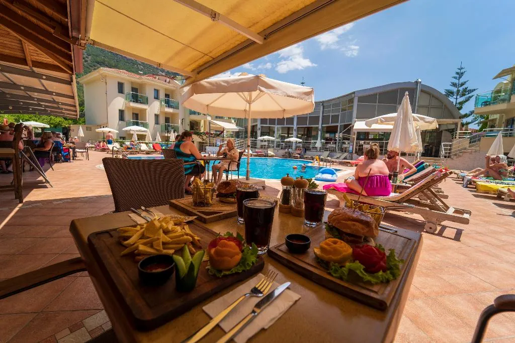 Bar, Belcehan Deluxe, Dalaman