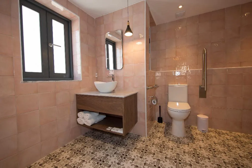 Room, Lady Todd, Malta