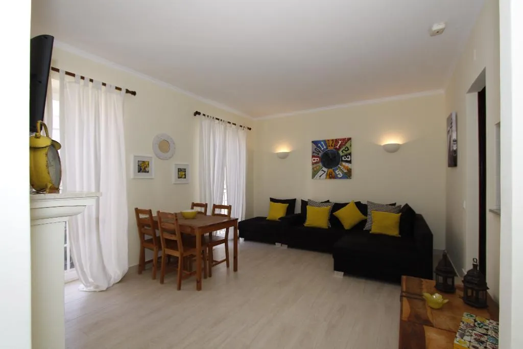 APARTMENT TWO BEDROOMS Room, Apartamentos The Old Village by Village 4u, Algarve