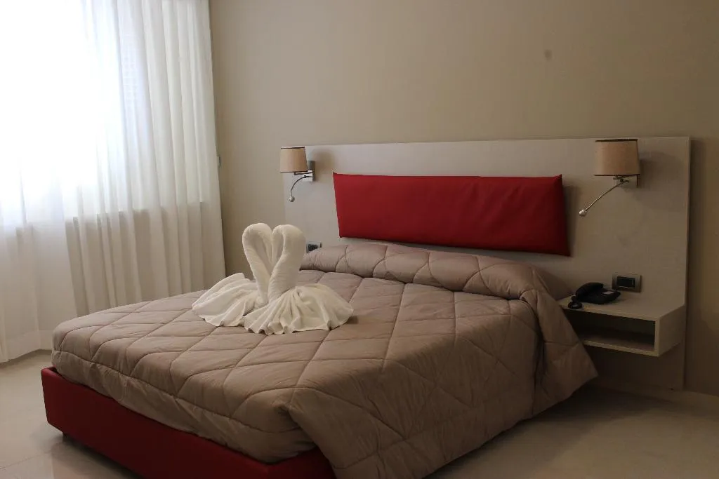 Double or Twin STANDARD Room, Hotel San Pietro, Naples