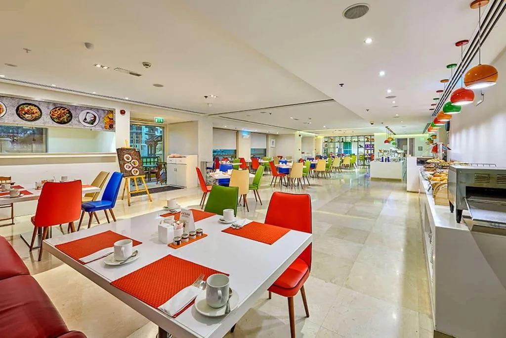 Restaurant, Ramada Hotel & Suites by Wyndham JBR, Dubai