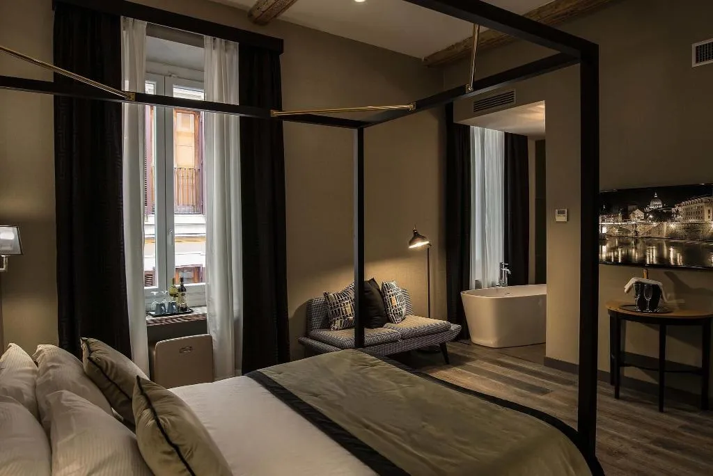 DOUBLE DELUXE QUEEN BED Room, Colonna Suite Del Corso, Rome