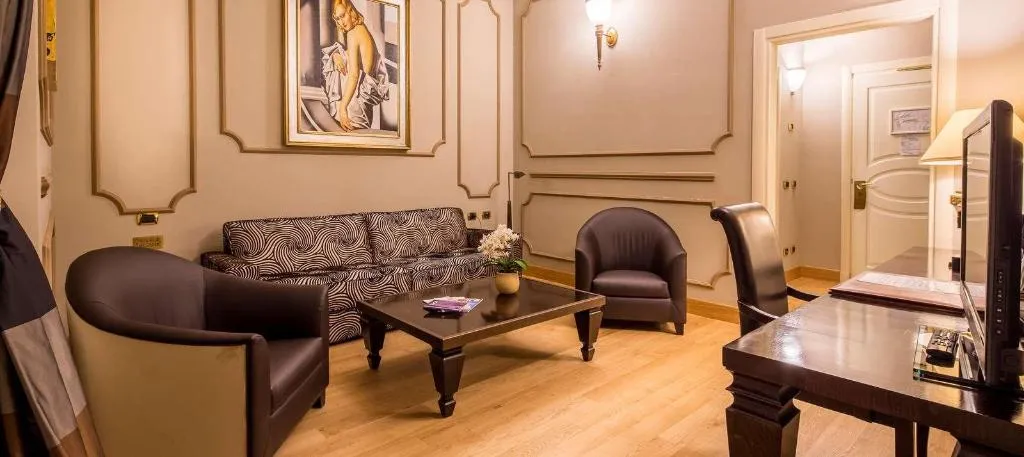Room, Grand Visconti Palace, Milan