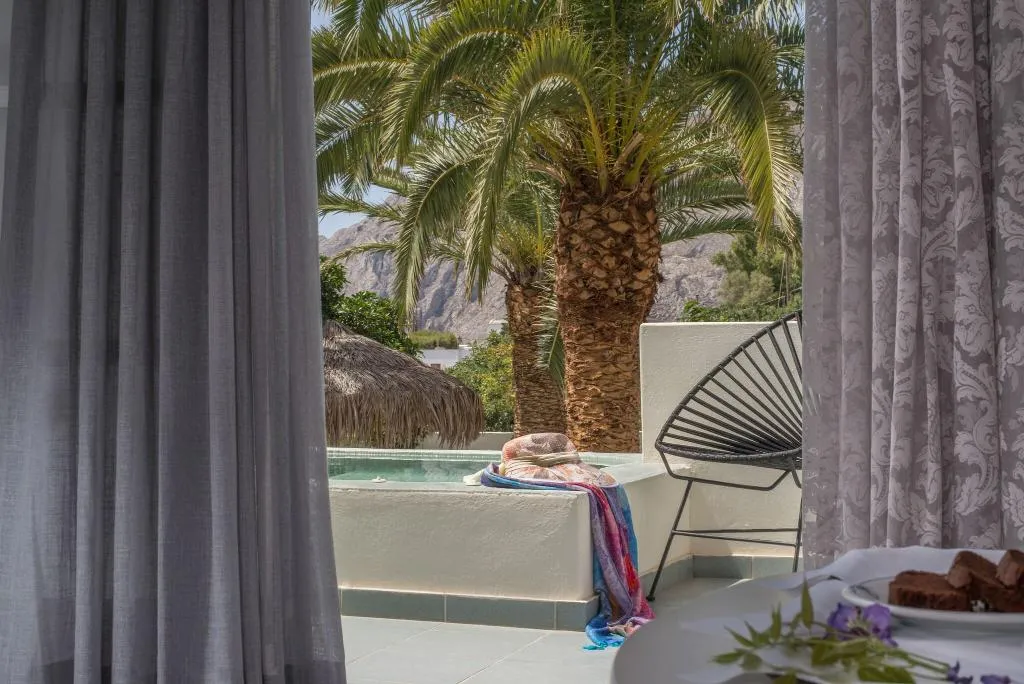 JUNIOR SUITE QUEEN SIZE BED Room, Hermes, Santorini