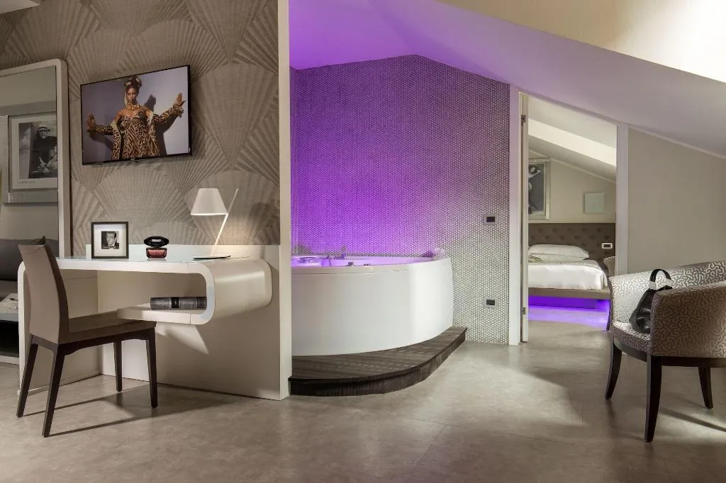 Room, Montenapoleone Suites, Milan