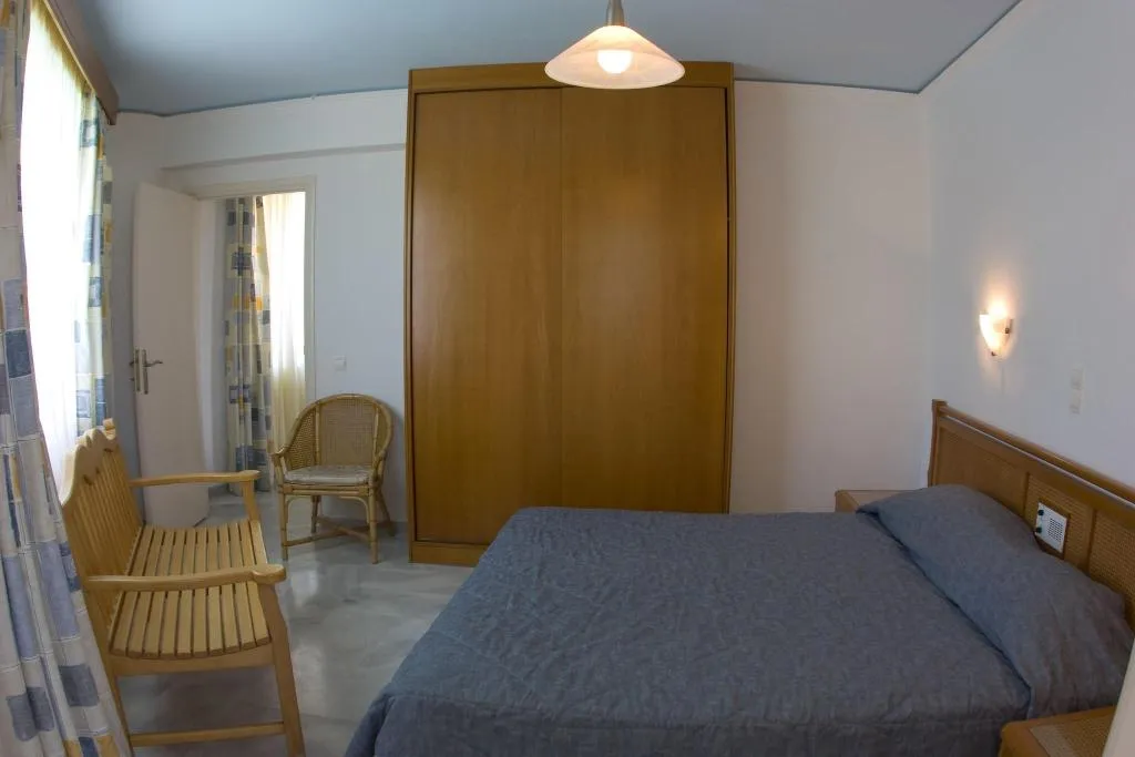 Room, Futura, Crete