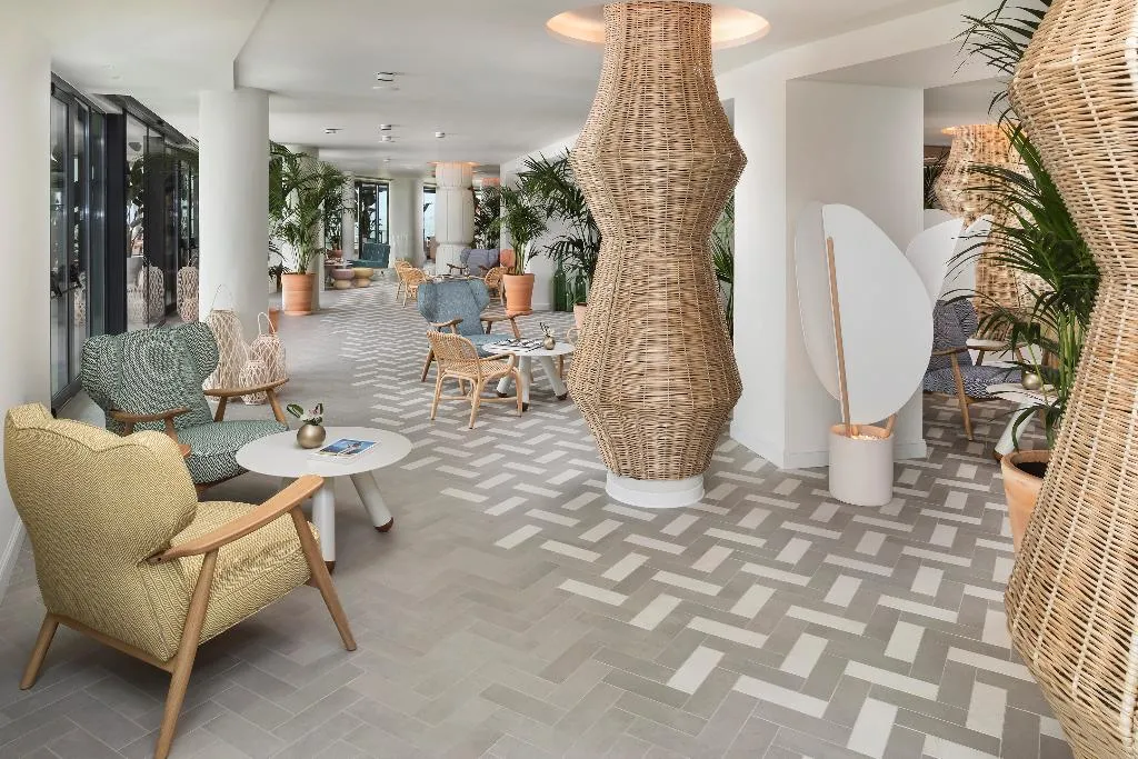 Lobby, ME Sitges Terramar, Costa Brava
