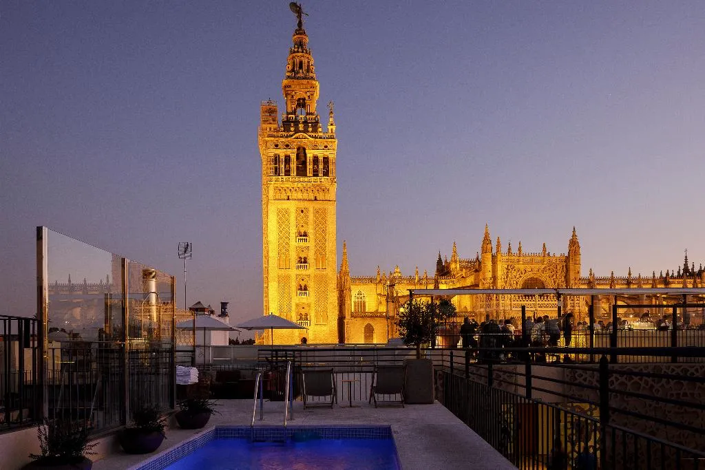 Pool, Mercer EME Catedral Hotel, Seville