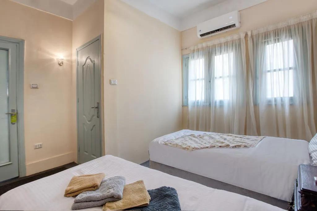 Double or Twin GARDEN VIEW Room, Villa Khufu Pyramids Hotel, Cairo