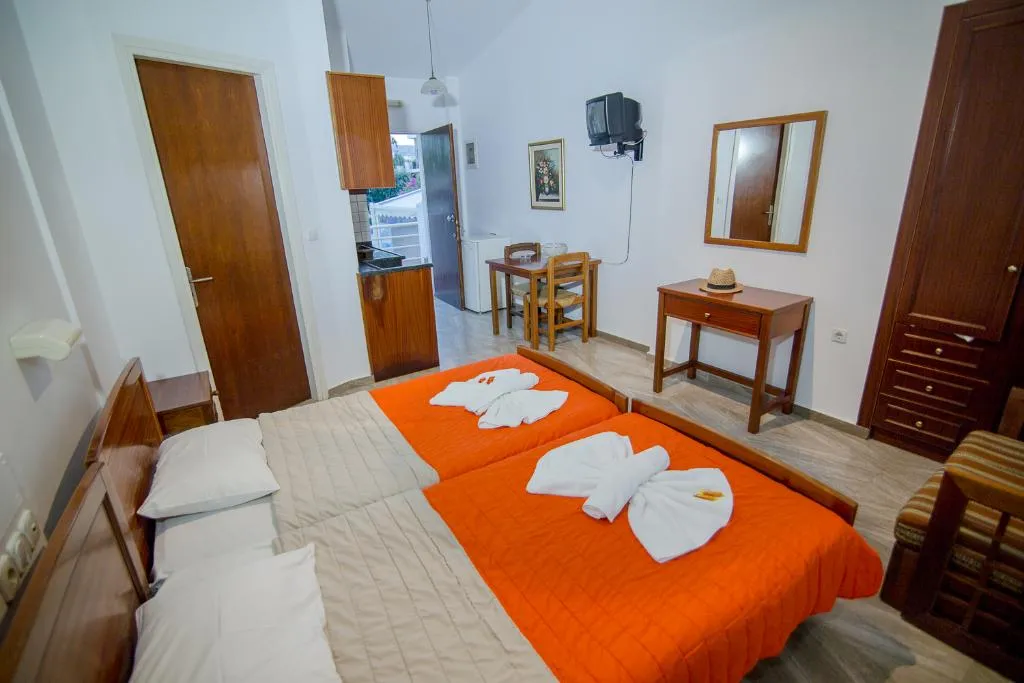 STUDIO CAPACITY 3 Room, Elpida Apartments, Crete