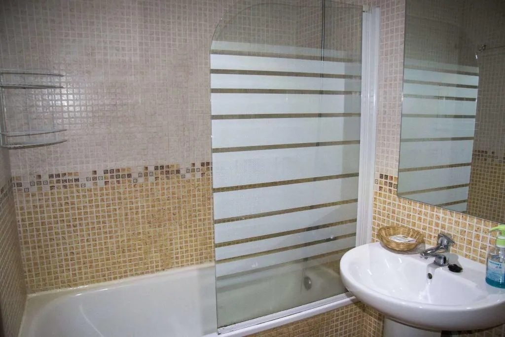 Room, Apartahotel Collarubio, Madrid