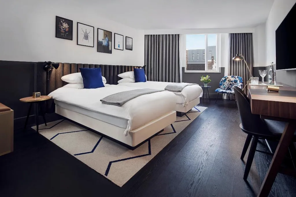 TWIN DELUXE Room, Kimpton De Witt Amsterdam, Amsterdam