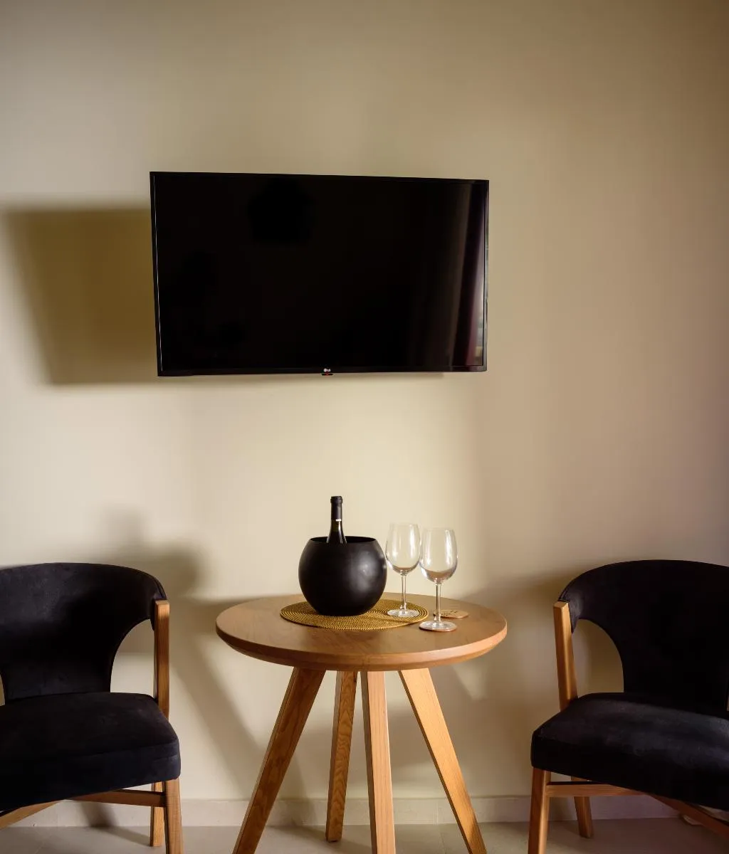 SUITE WITH PRIVATE POOL Room, Potnia Theron Suites, Santorini