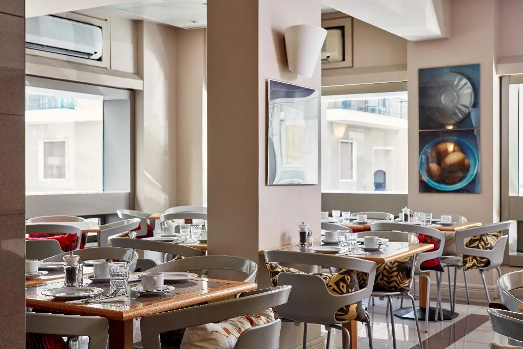 Bar, Philippos, Athens