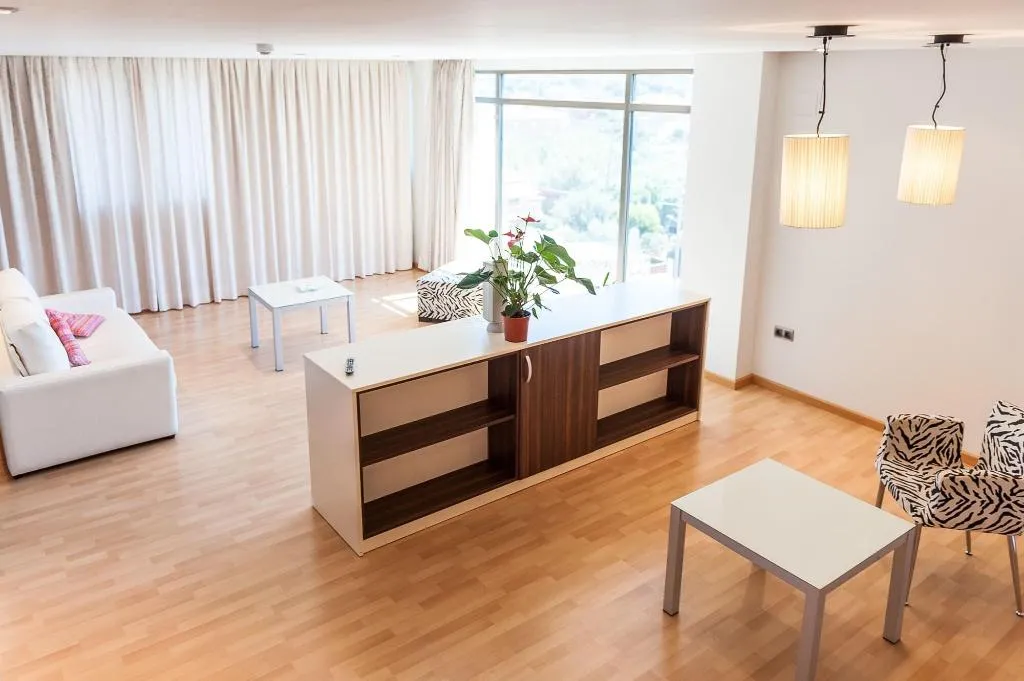 Room, Bag, Valencia