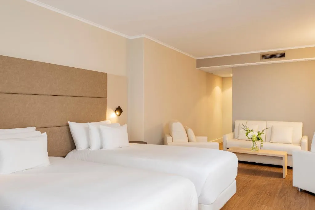 FAMILY ROOM WITH TERRACE Room, NH Collection Berlin Mitte am Checkpoint Charlie, Berlin