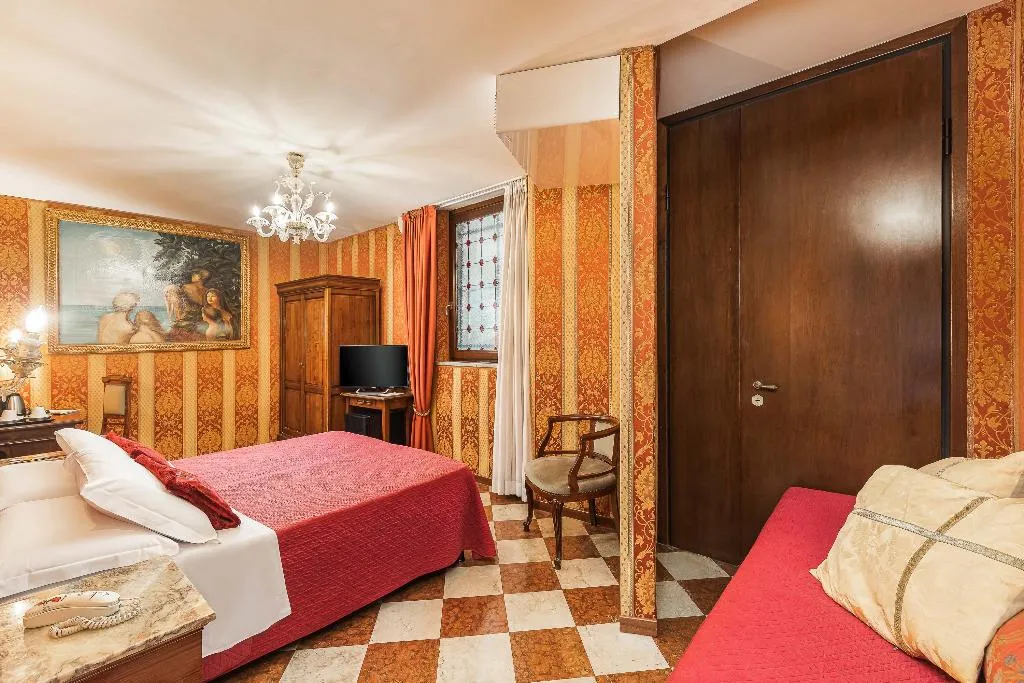 FAMILY ROOM STANDARD Room, Marconi, Venice