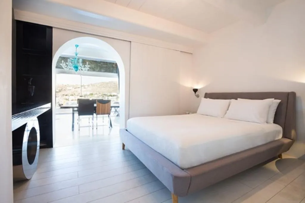 VILLA WITH PRIVATE POOL Room, Kivotos Mykonos, Mykonos